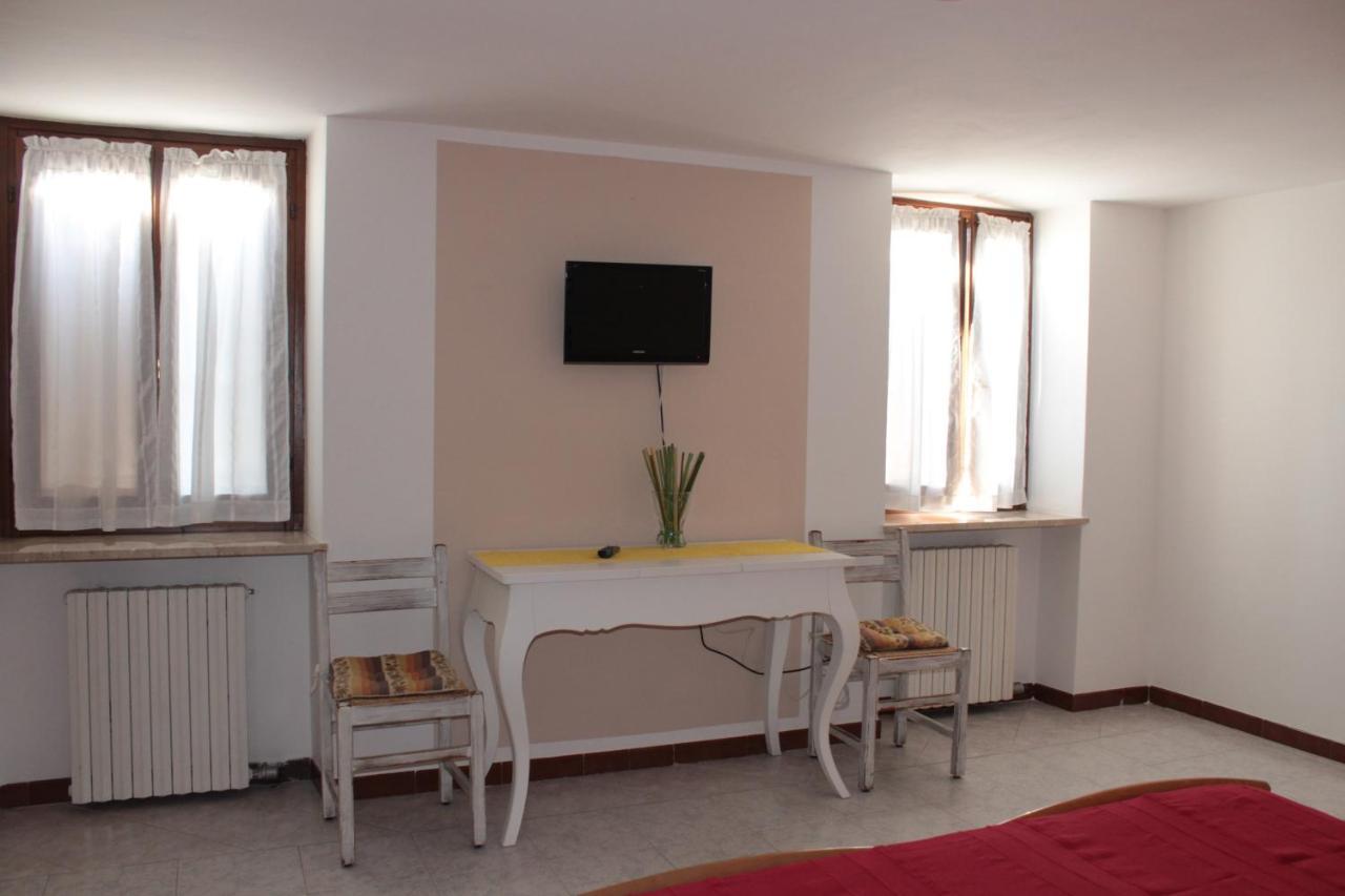 Appartamento giallo Costermano Esterno foto